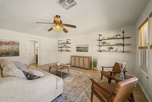 4140 E PINTO Lane, Phoenix, AZ 85050