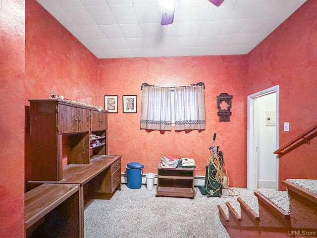 404 S 18th Street, Escanaba, MI 49829