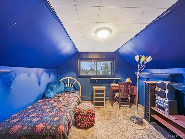 404 S 18th Street, Escanaba, MI 49829