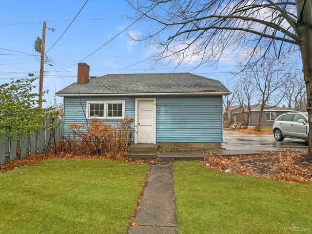 404 S 18th Street, Escanaba, MI 49829