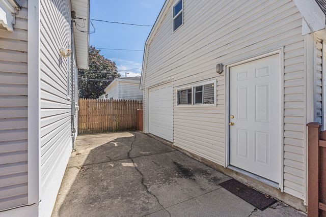6548 N SAYRE Avenue, Chicago, IL 60631