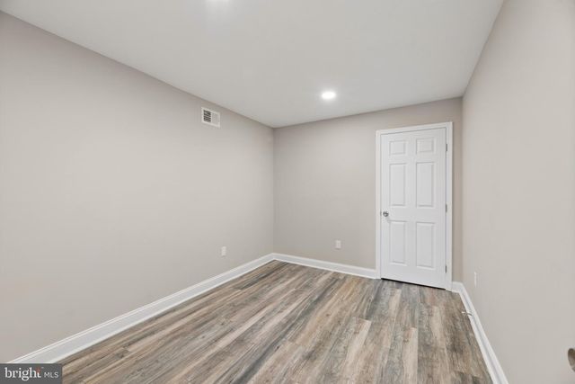 29 N CLINTON ST, Baltimore, MD 21224