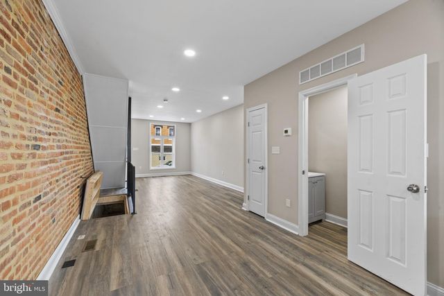 29 N CLINTON ST, Baltimore, MD 21224