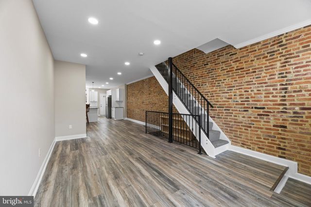 29 N CLINTON ST, Baltimore, MD 21224