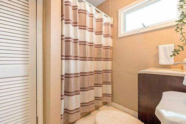 941 Montauk Avenue, Islip Terrace, NY 11752