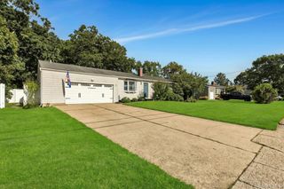 941 Montauk Avenue, Islip Terrace, NY 11752