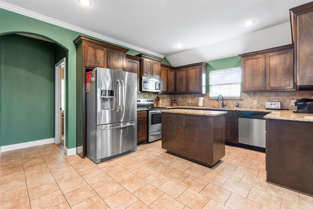 6512 Ashland Drive, Greenville, TX 75402