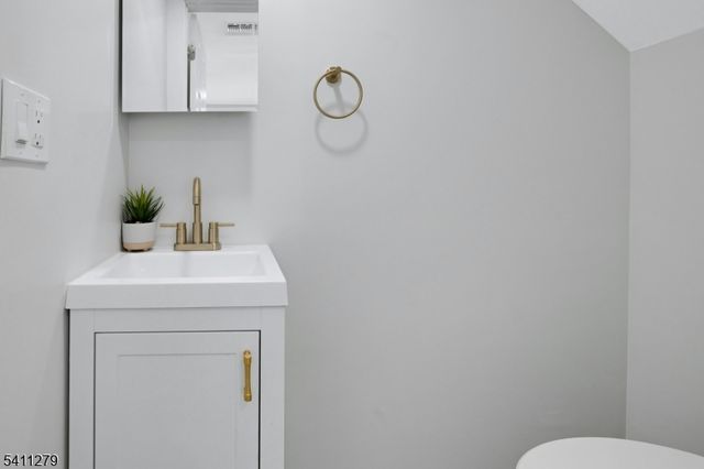 256 Ellery Ave, Newark City, NJ 07106