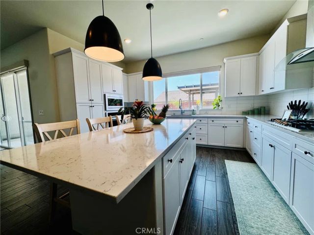 5803 Hawthorn Tree, Bakersfield, CA 93313