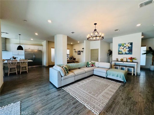 5803 Hawthorn Tree, Bakersfield, CA 93313