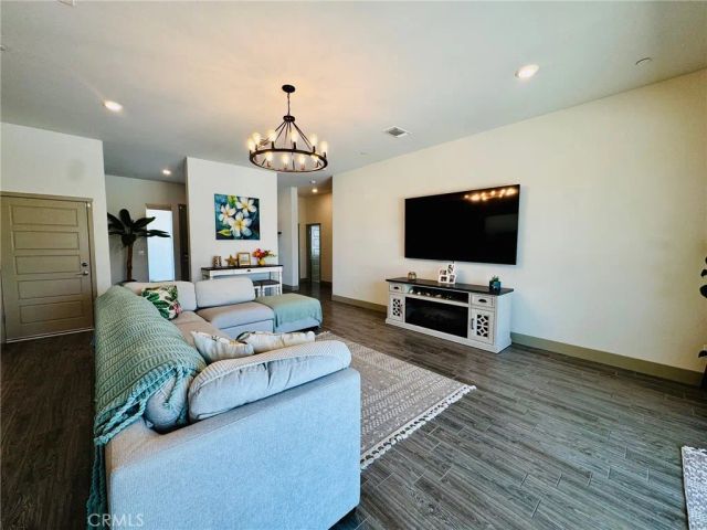 5803 Hawthorn Tree, Bakersfield, CA 93313