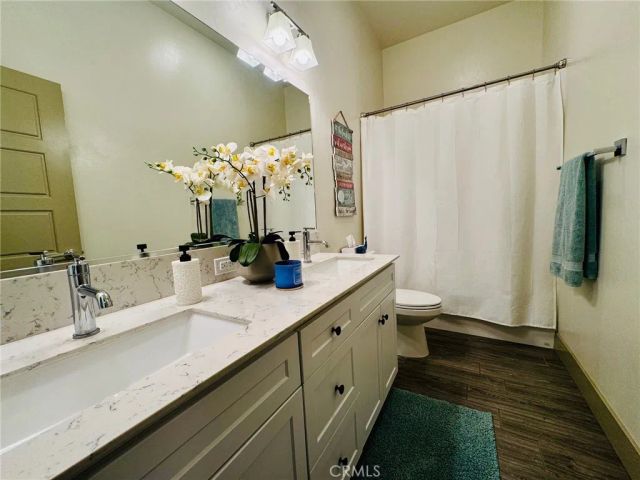 5803 Hawthorn Tree, Bakersfield, CA 93313