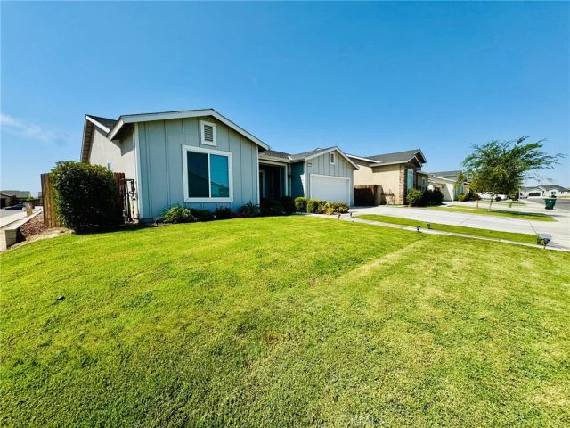 5803 Hawthorn Tree, Bakersfield, CA 93313