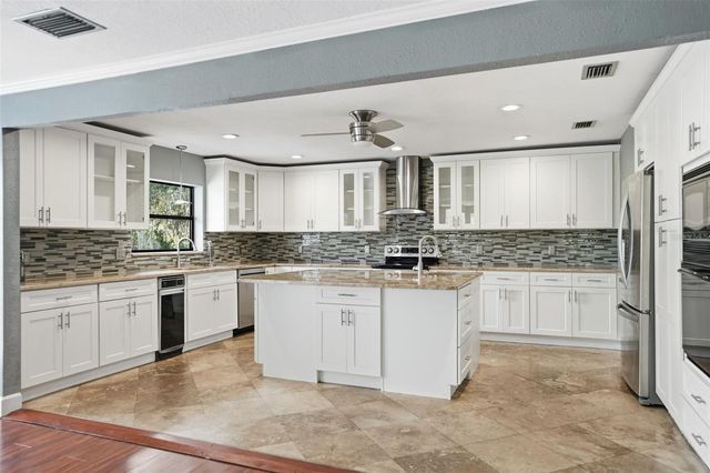 23328 CHRISTIAN CIRCLE, Brooksville, FL 34601