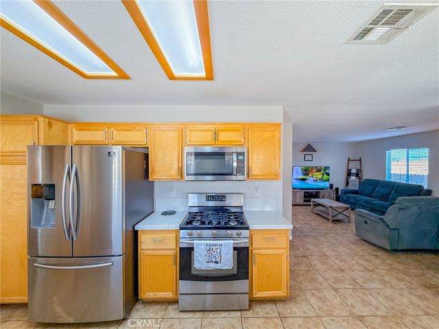 43956 Gillan Avenue, Lancaster, CA 93535