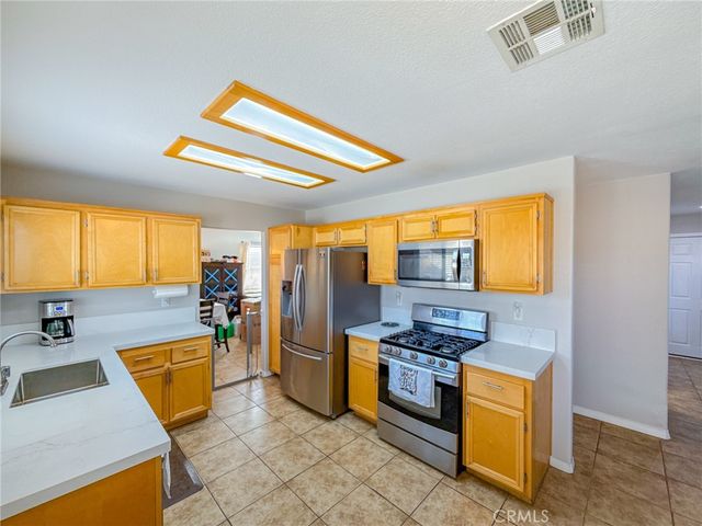 43956 Gillan Avenue, Lancaster, CA 93535