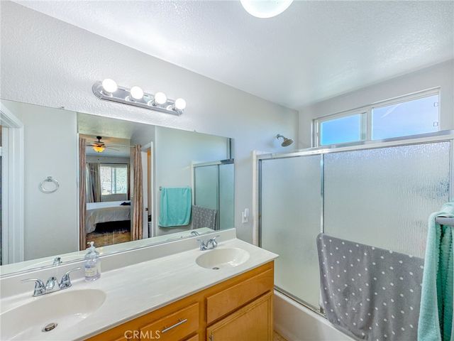 43956 Gillan Avenue, Lancaster, CA 93535