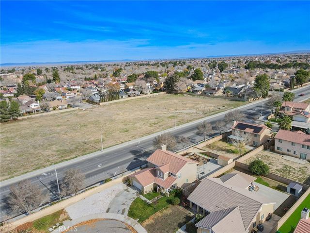 43956 Gillan Avenue, Lancaster, CA 93535