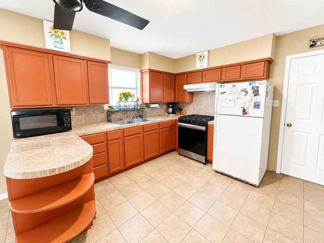 650 W Vaughan ST, Bertram, TX 78605