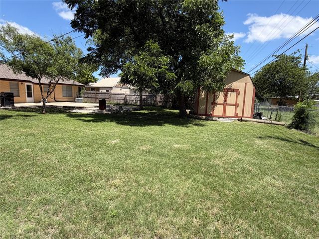 650 W Vaughan ST, Bertram, TX 78605