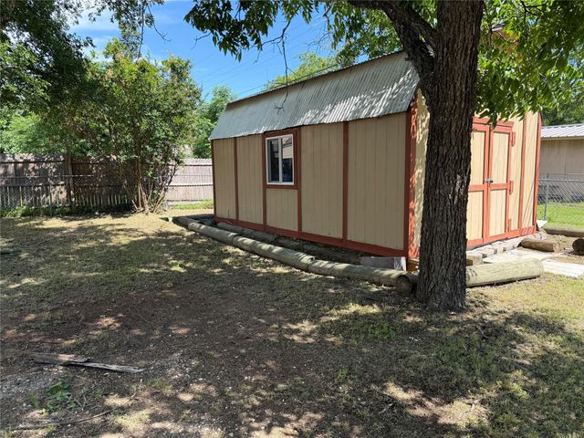650 W Vaughan ST, Bertram, TX 78605