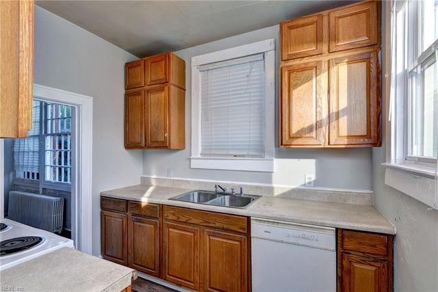 715 Chesapeake AVE, Hampton, VA 23661