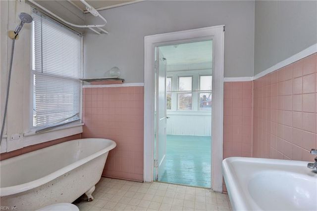 715 Chesapeake AVE, Hampton, VA 23661