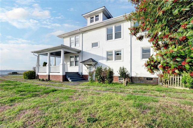 715 Chesapeake AVE, Hampton, VA 23661