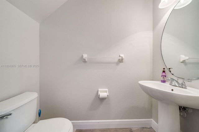 8040 Sanibel Dr 8040, Tamarac, FL 33321