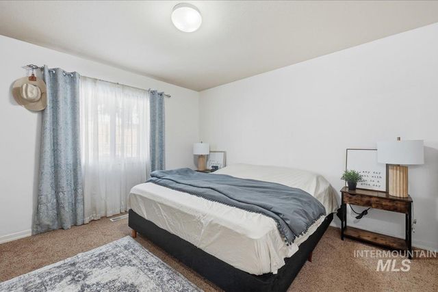 1378 N Trail Creek Way, Eagle, ID 83616