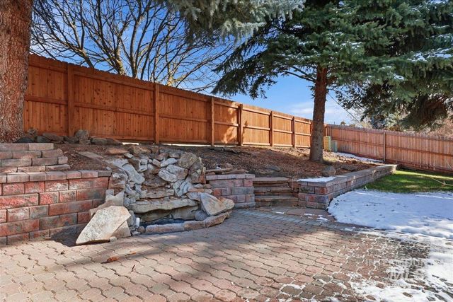 1378 N Trail Creek Way, Eagle, ID 83616