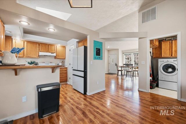 1378 N Trail Creek Way, Eagle, ID 83616