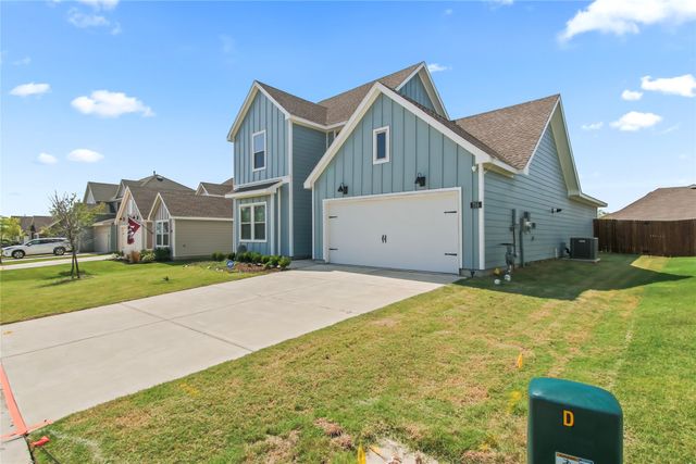 755 Amelia Court, Pilot Point, TX 76258