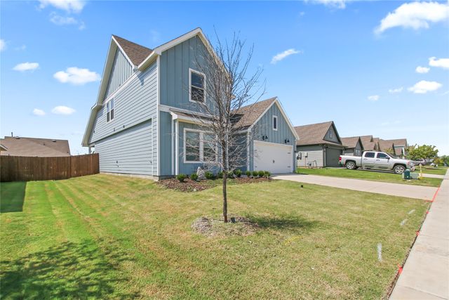 755 Amelia Court, Pilot Point, TX 76258