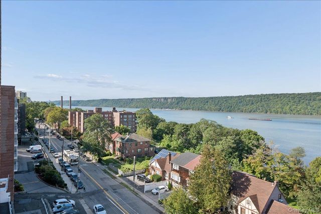 678 Warburton Avenue 7I-7J, Yonkers, NY 10701