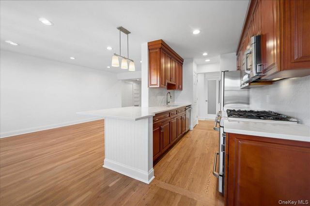 678 Warburton Avenue 7I-7J, Yonkers, NY 10701