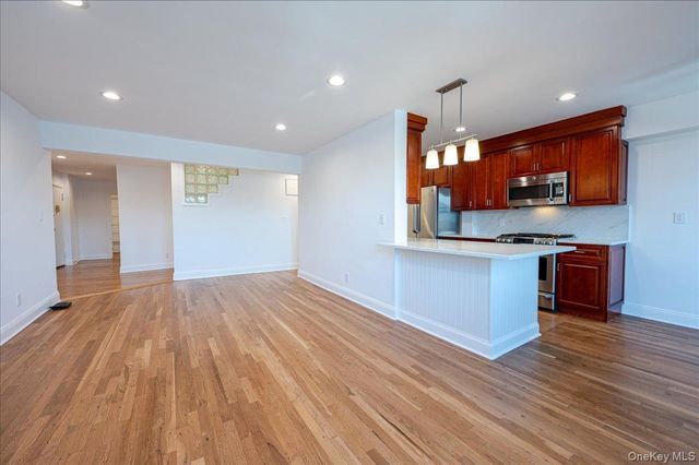 678 Warburton Avenue 7I-7J, Yonkers, NY 10701