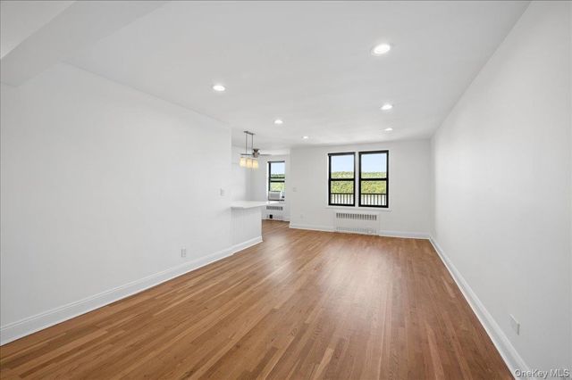 678 Warburton Avenue 7I-7J, Yonkers, NY 10701