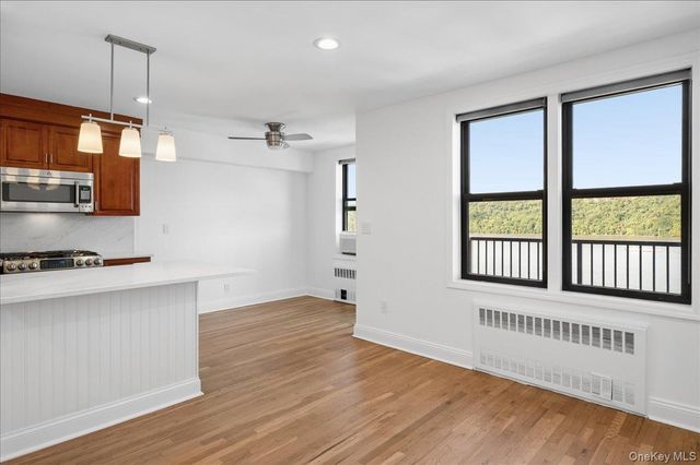 678 Warburton Avenue 7I-7J, Yonkers, NY 10701