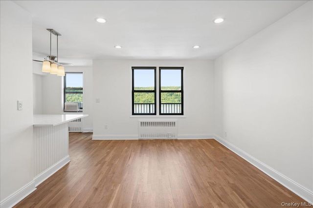 678 Warburton Avenue 7I-7J, Yonkers, NY 10701