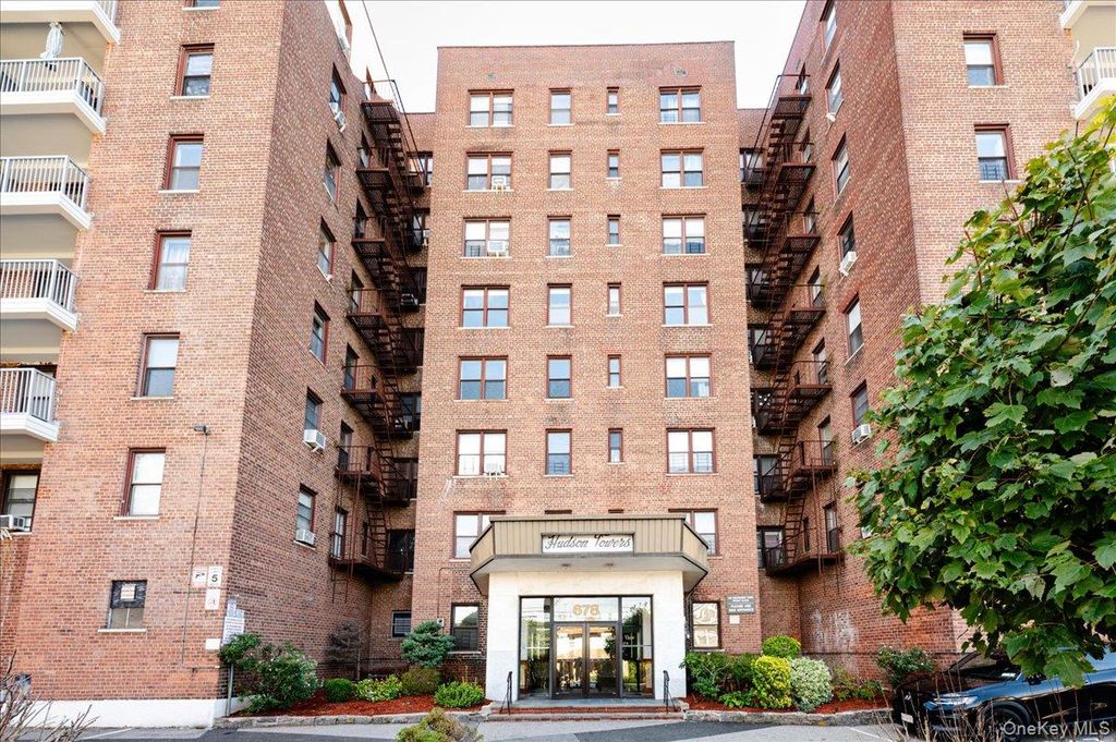678 Warburton Avenue 7I-7J, Yonkers, NY 10701 — photo 3