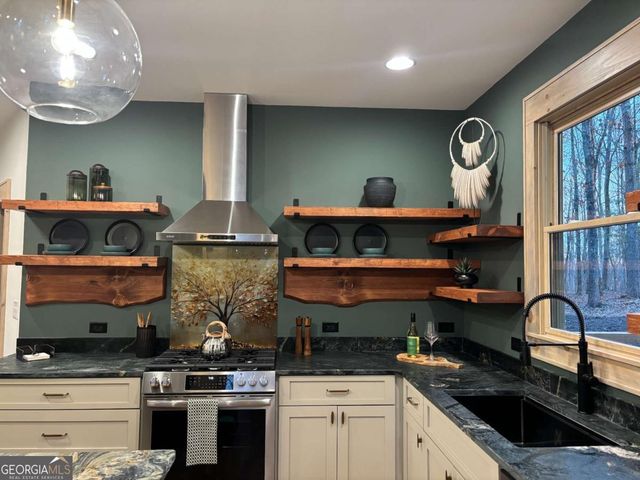 70 Cascading Brook Lane, Blue Ridge, GA 30513