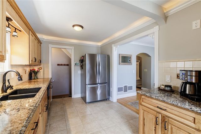 109 Chimayo Road, Irondequoit, NY 14617