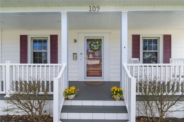 109 Chimayo Road, Irondequoit, NY 14617