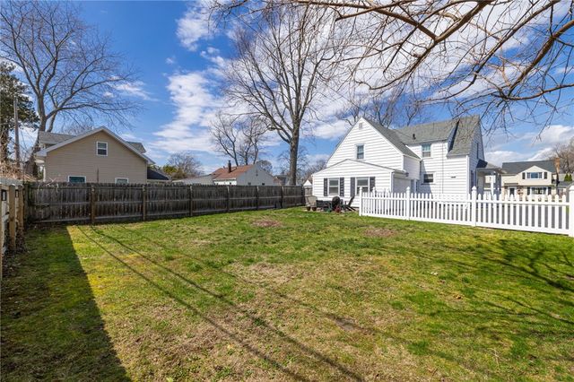 109 Chimayo Road, Irondequoit, NY 14617