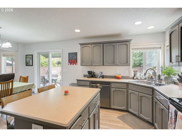 2107 Ne 181ST Ave, Vancouver, WA 98684