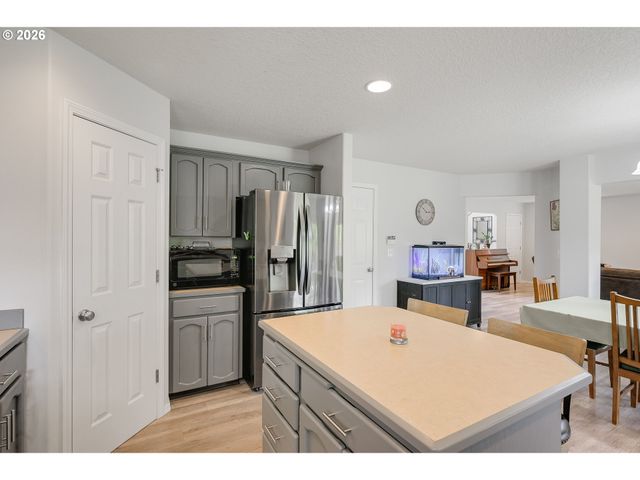 2107 Ne 181ST Ave, Vancouver, WA 98684