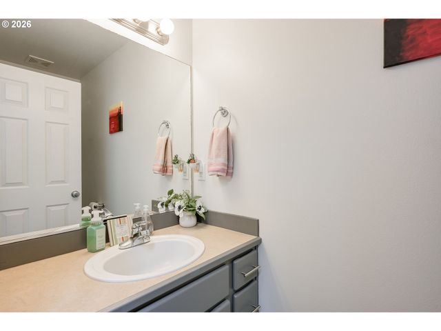 2107 Ne 181ST Ave, Vancouver, WA 98684