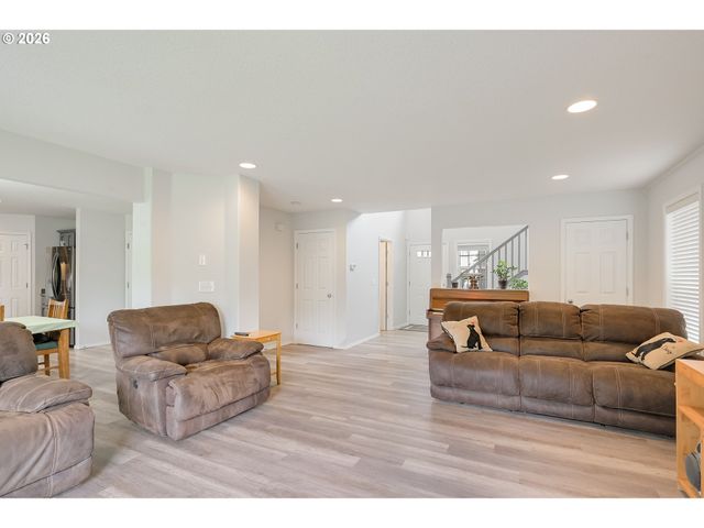 2107 Ne 181ST Ave, Vancouver, WA 98684