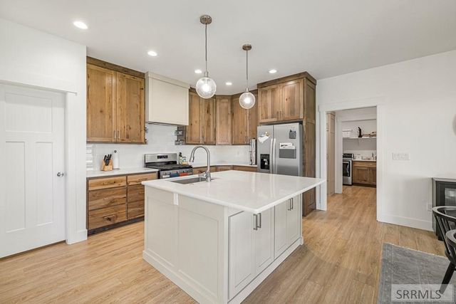 1588 N 835 E, Shelley, ID 83274